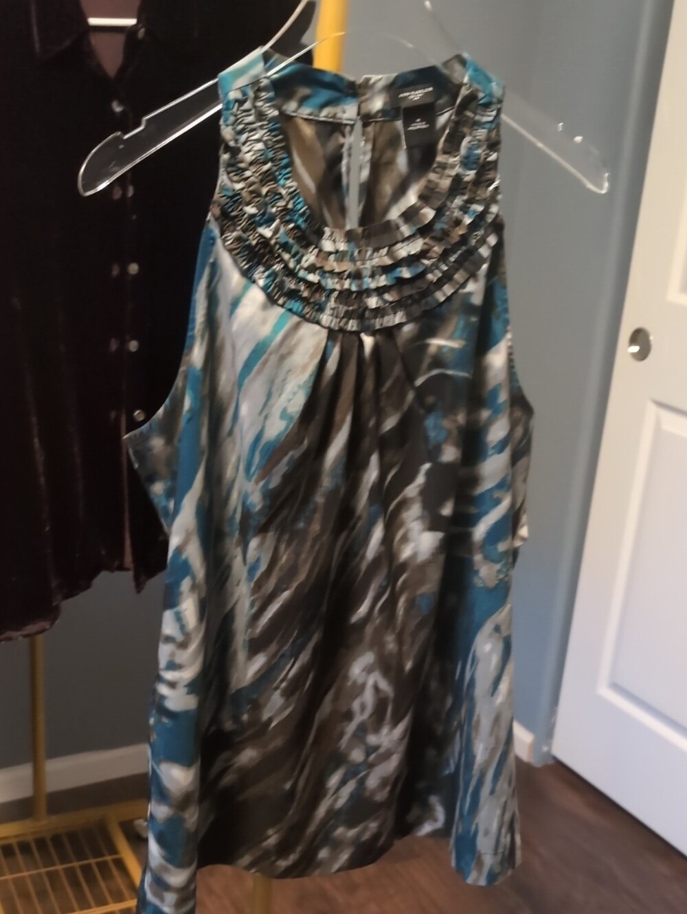 Ann Taylor Sleeveless Top in Teal, Brown, Gray & White Pattern